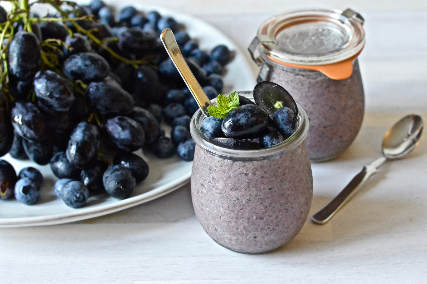 Black grape chia puddings