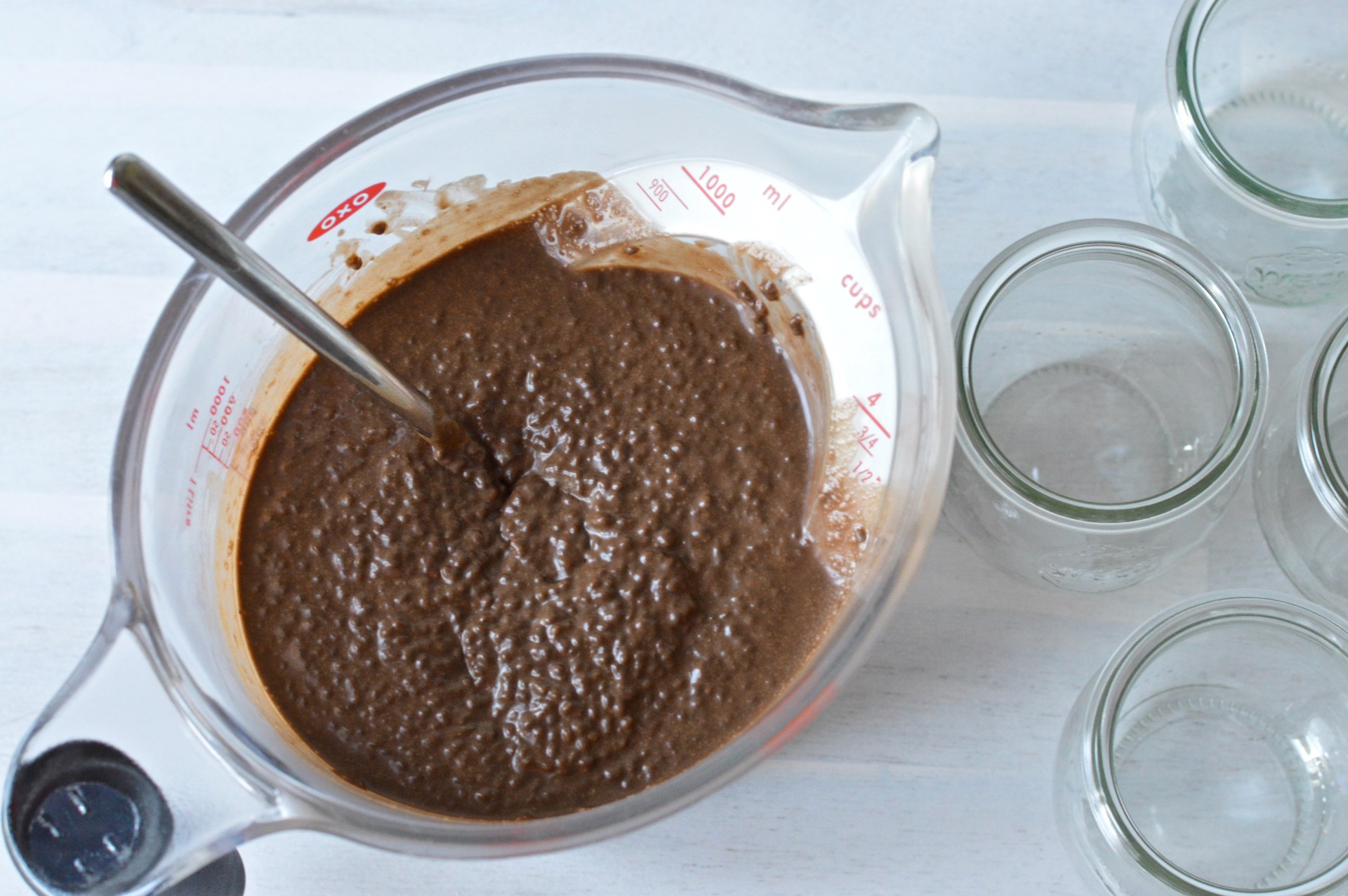 Chocolate chia puddings