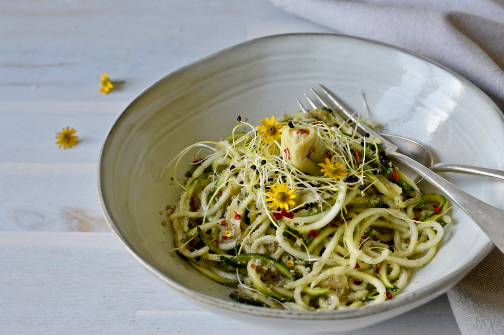 Pesto zucchini noodles