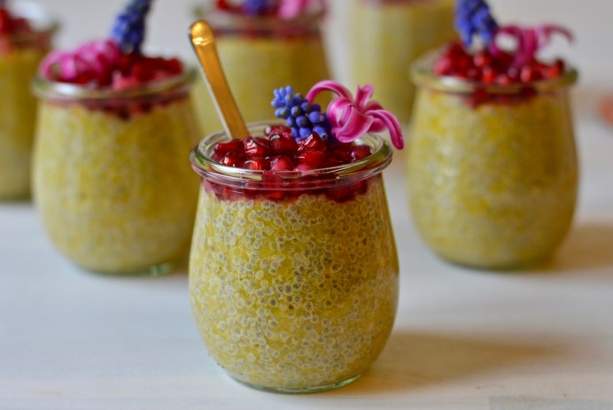 Tropical chia puddings