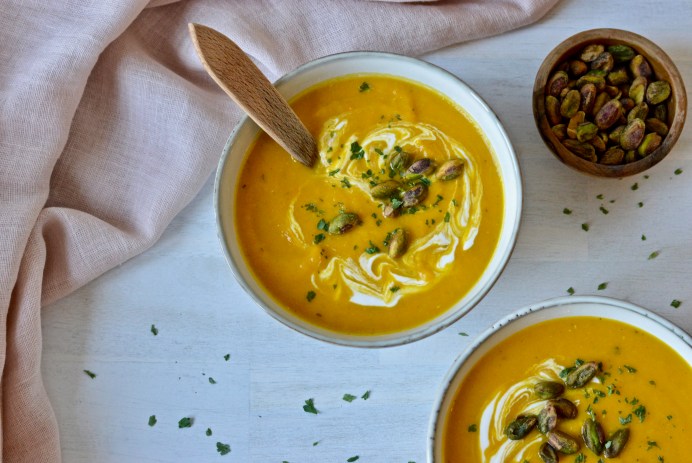 Spicy carrot lentil soup
