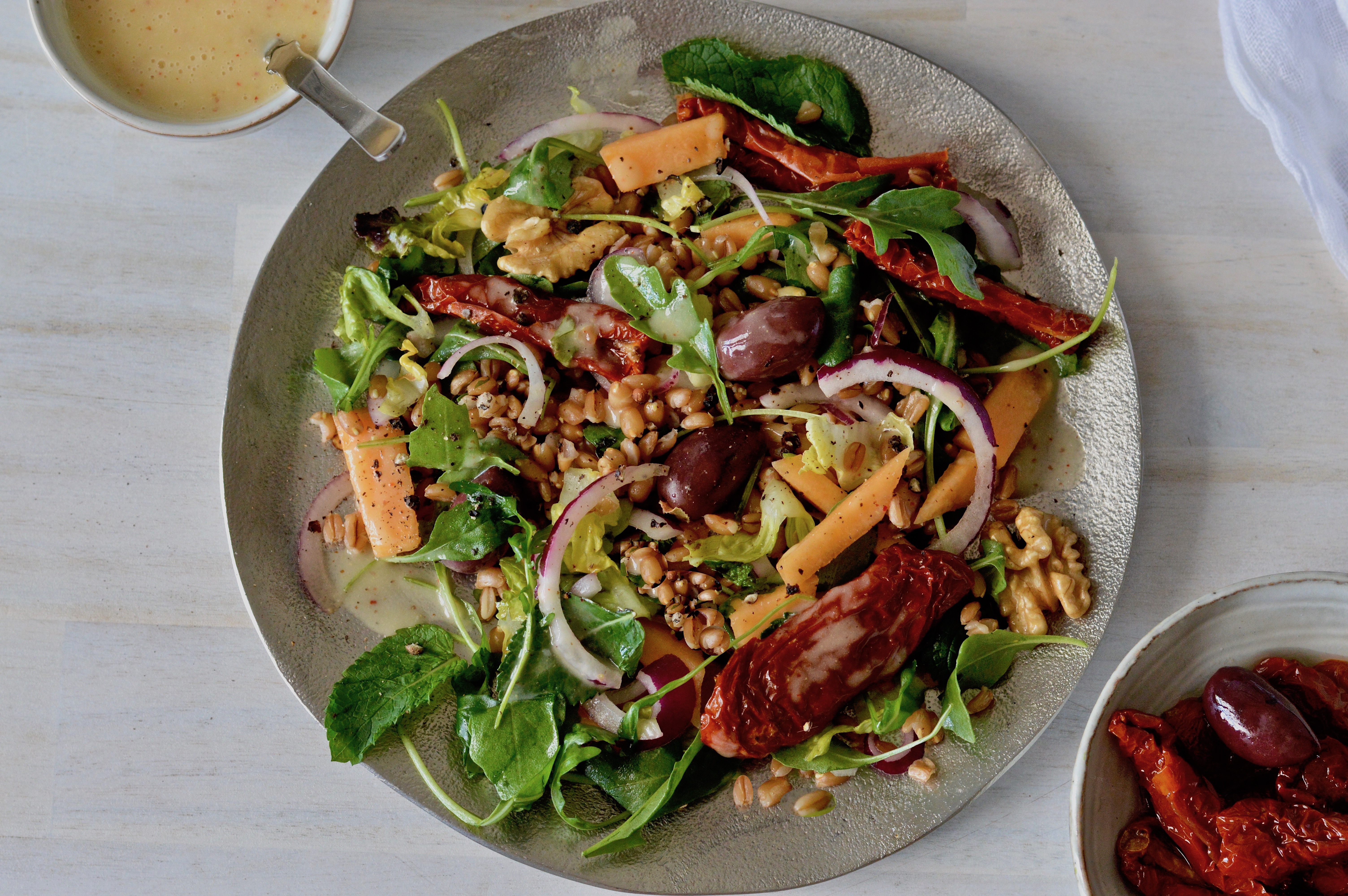 Farro, arugula and cantaloupe salad